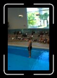 EN2_Leffe_15-38-31_1 * 10m pluss att  man ser nda ner till poolbotten ... ja inte knns det helt friskt att stiga ut i tomma intet i det lget... * 2592 x 3872 * (968KB)